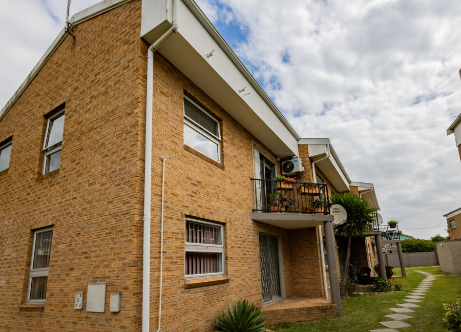 1 Bedroom Property for Sale in Oakglen Western Cape